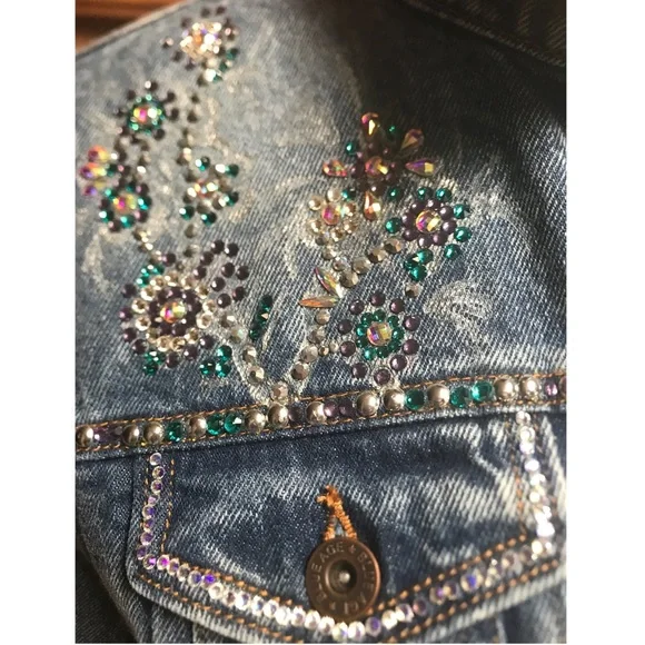 Silver Heel Floral Diva Jean Jacket - Picture 7 of 9